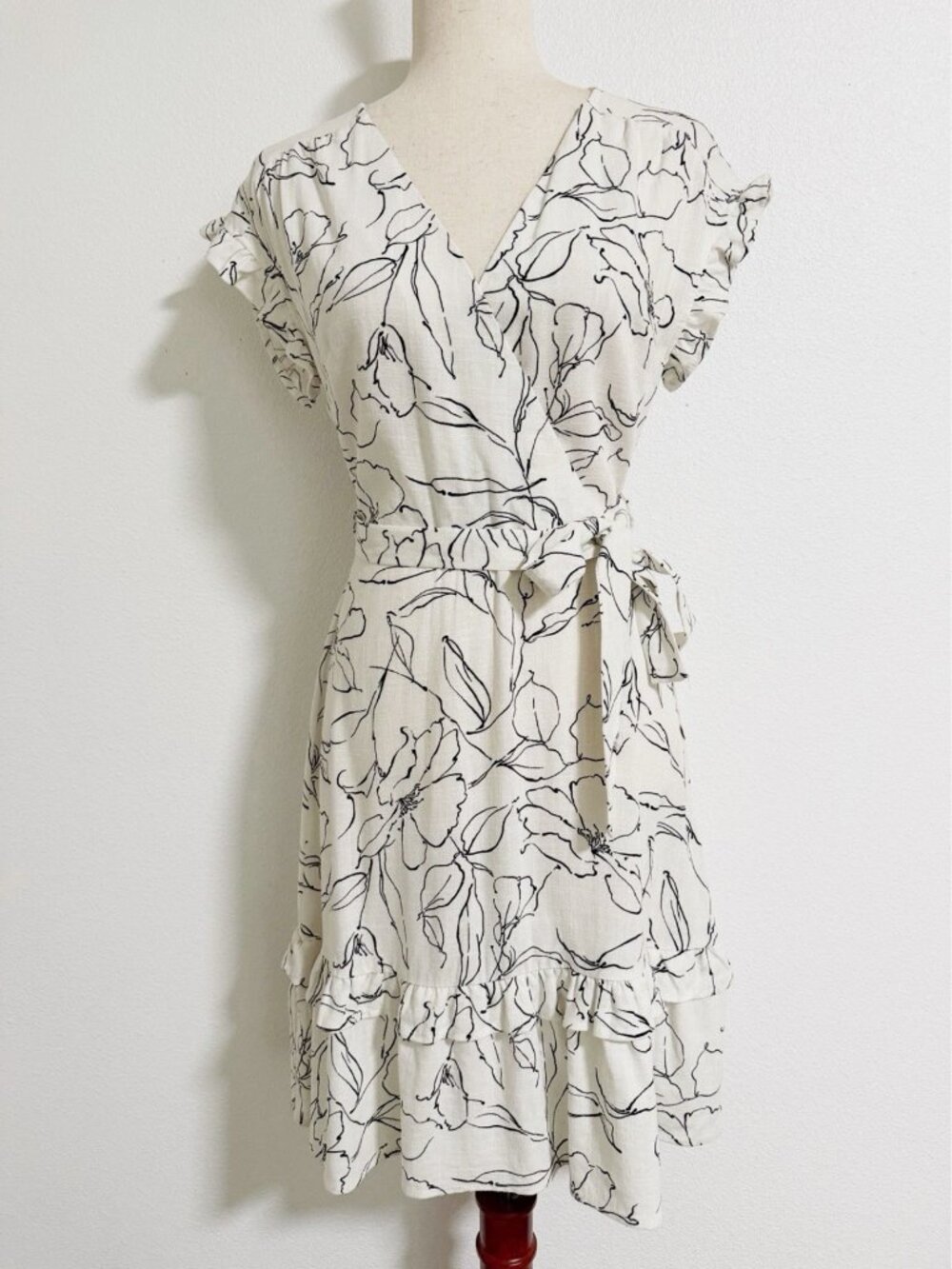 Monteau Floral Tie Waist Ruffle Trim Linen Blend Dress White Black Size S